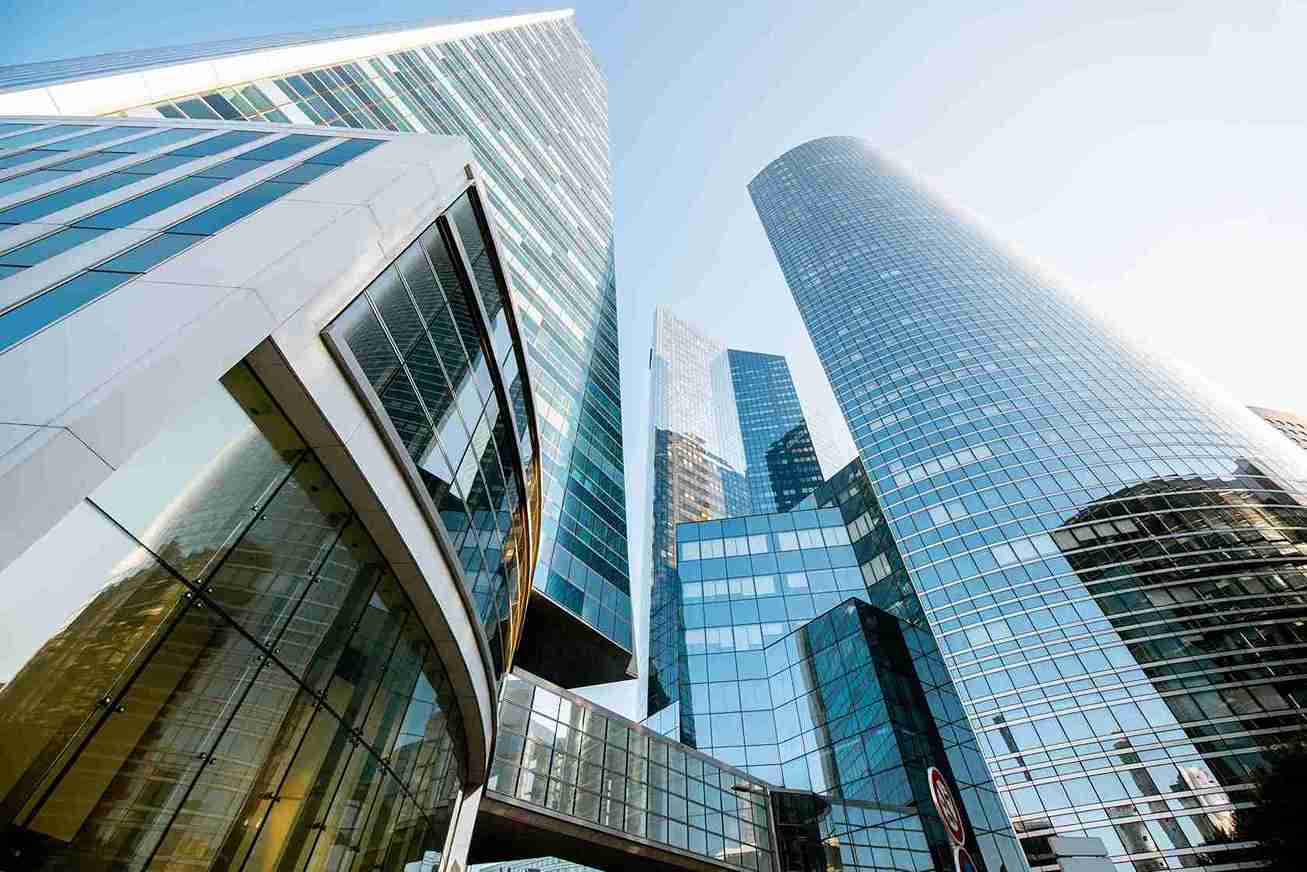The right real estate partner should help support your workplace strategy across all your priorities. 